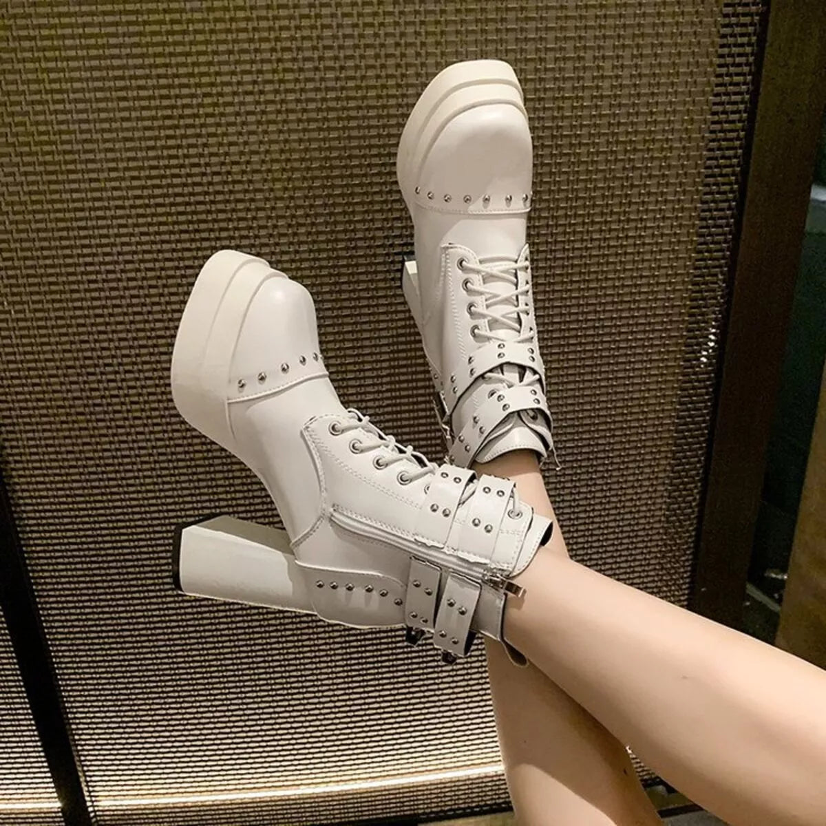 Round Toe Block Heels Boots - Fashorio