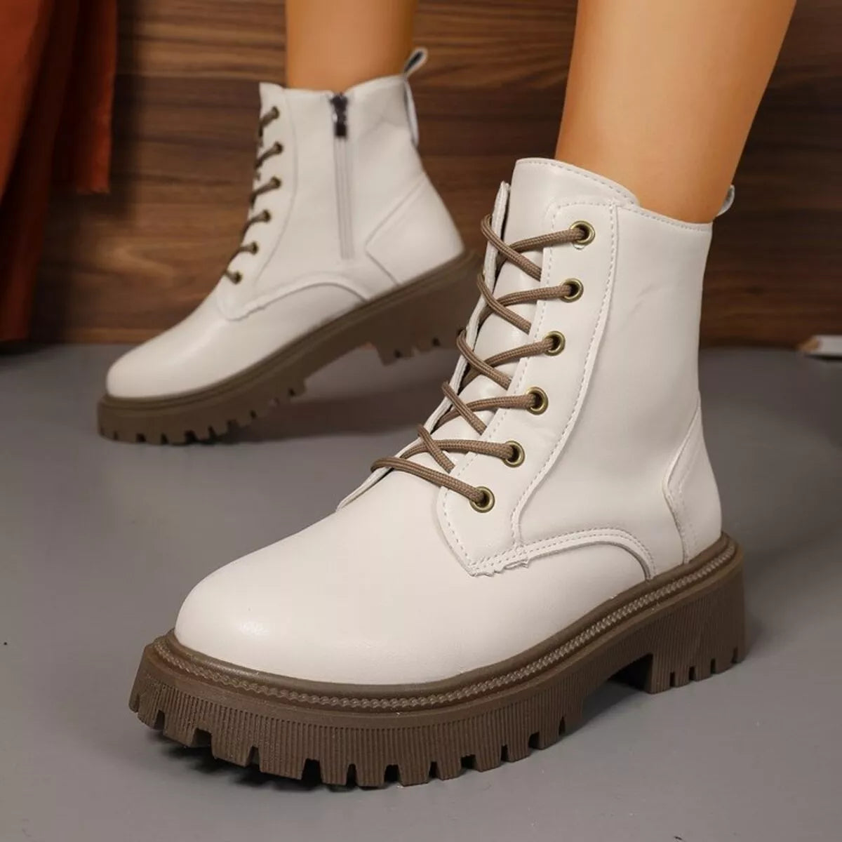 Lace Up Round Toe Boots - Fashorio