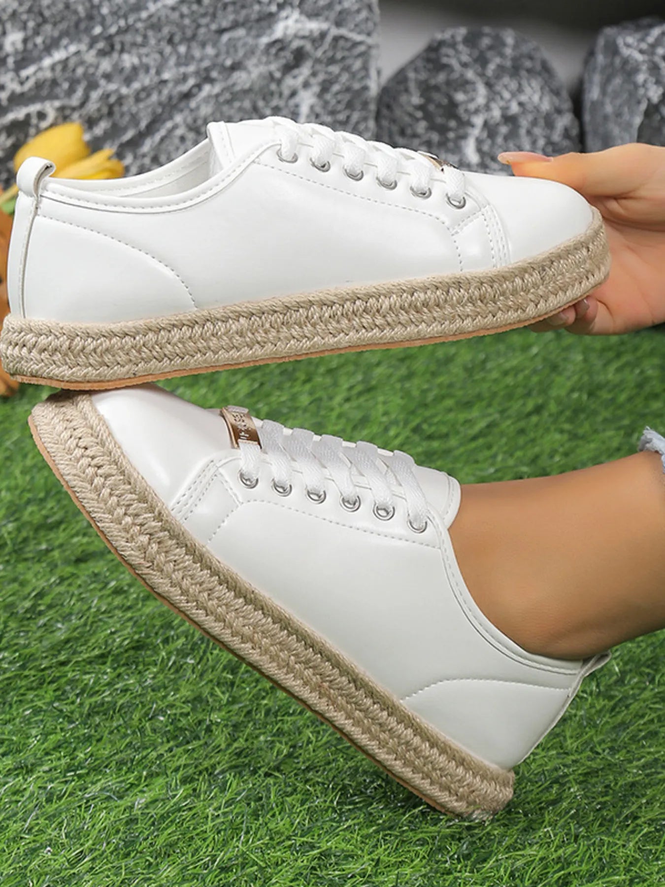 Round Toe Platform Sneakers - Fashorio