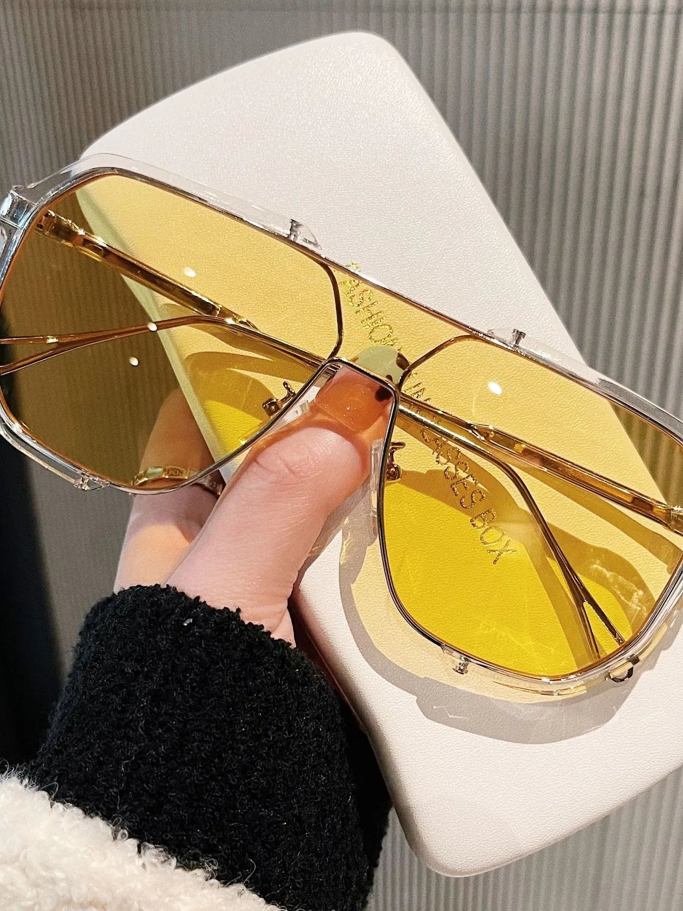 UV Protection Oversized Sunglasses Transparent Frame Yellow Sheet onesize - Fashorio