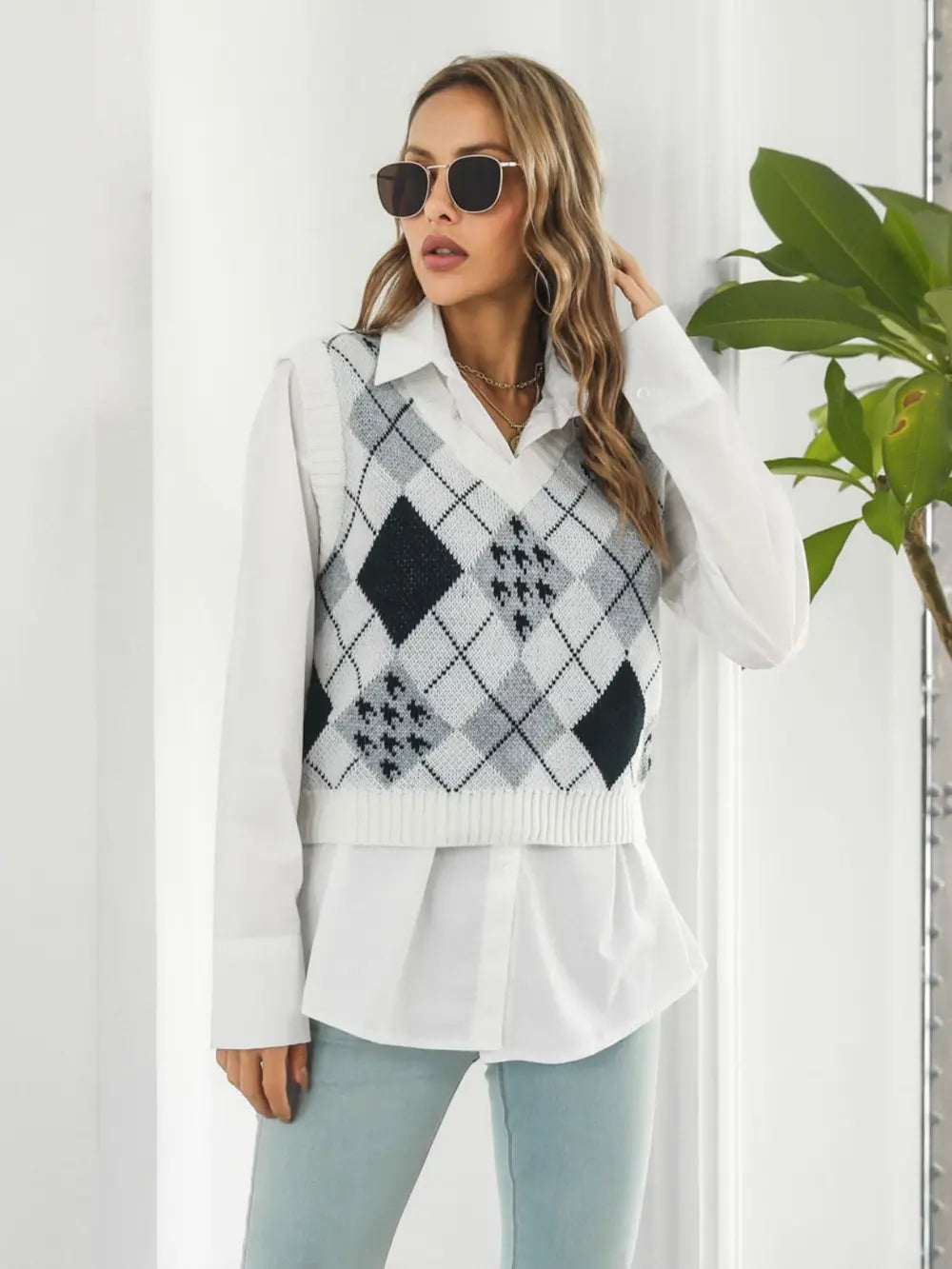 V-Neck Plaid Sweater Vest - Fashorio