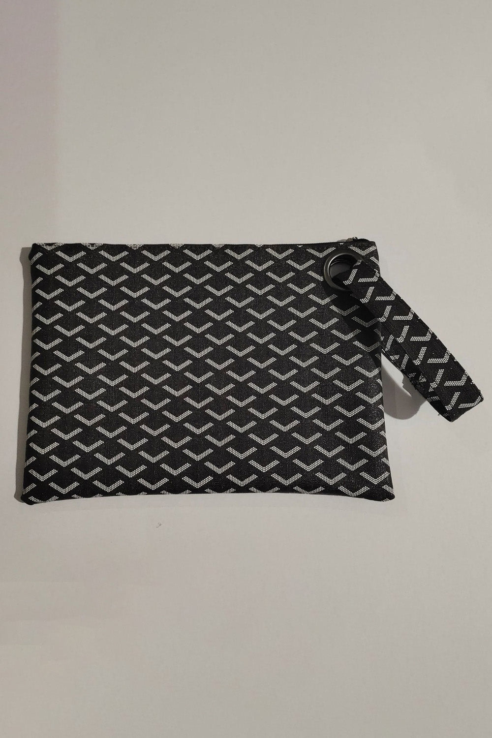 Carry Your Love Plaid Wristlet Black One Size - Fashorio