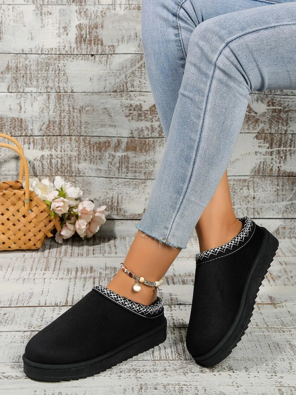 Round Toe Platform Slippers - Fashorio