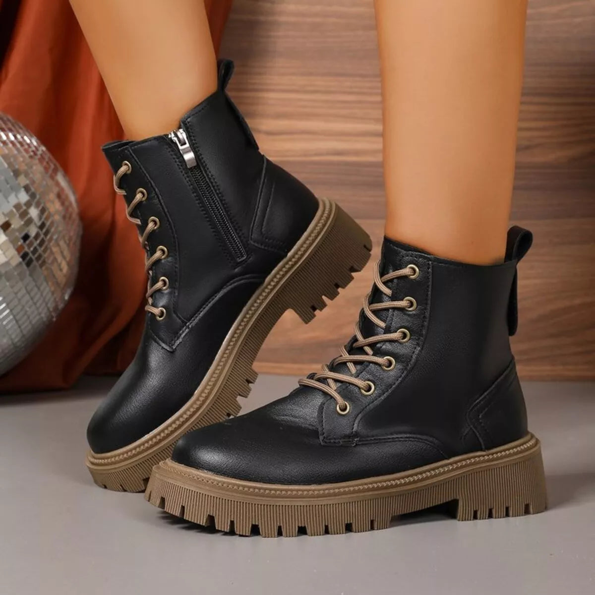 Lace Up Round Toe Boots - Fashorio
