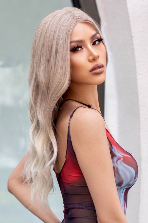 13*2" Lace Front Wigs Synthetic Long Wave 24" 150% Density in Medium Blonde Highlights - Fashorio