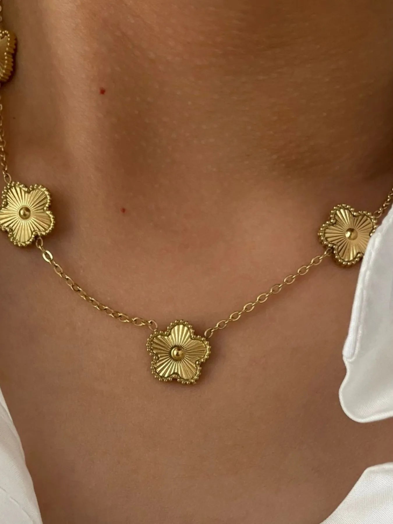 18K Gold-Plated Flower Chain Necklace - Fashorio