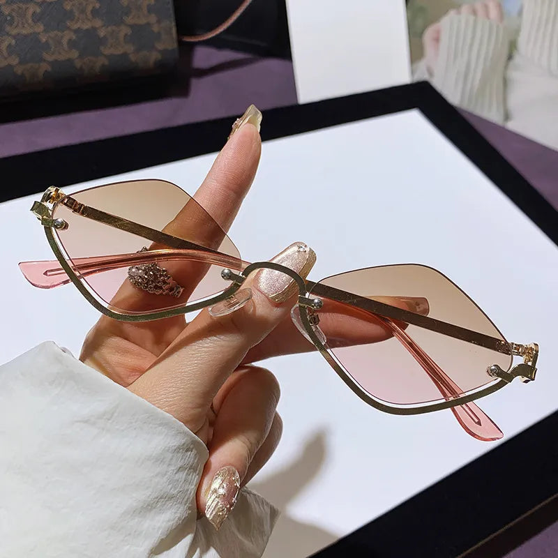 Cat Eye Sunglasses with Gold Metal Frame styleC One Size - Fashorio