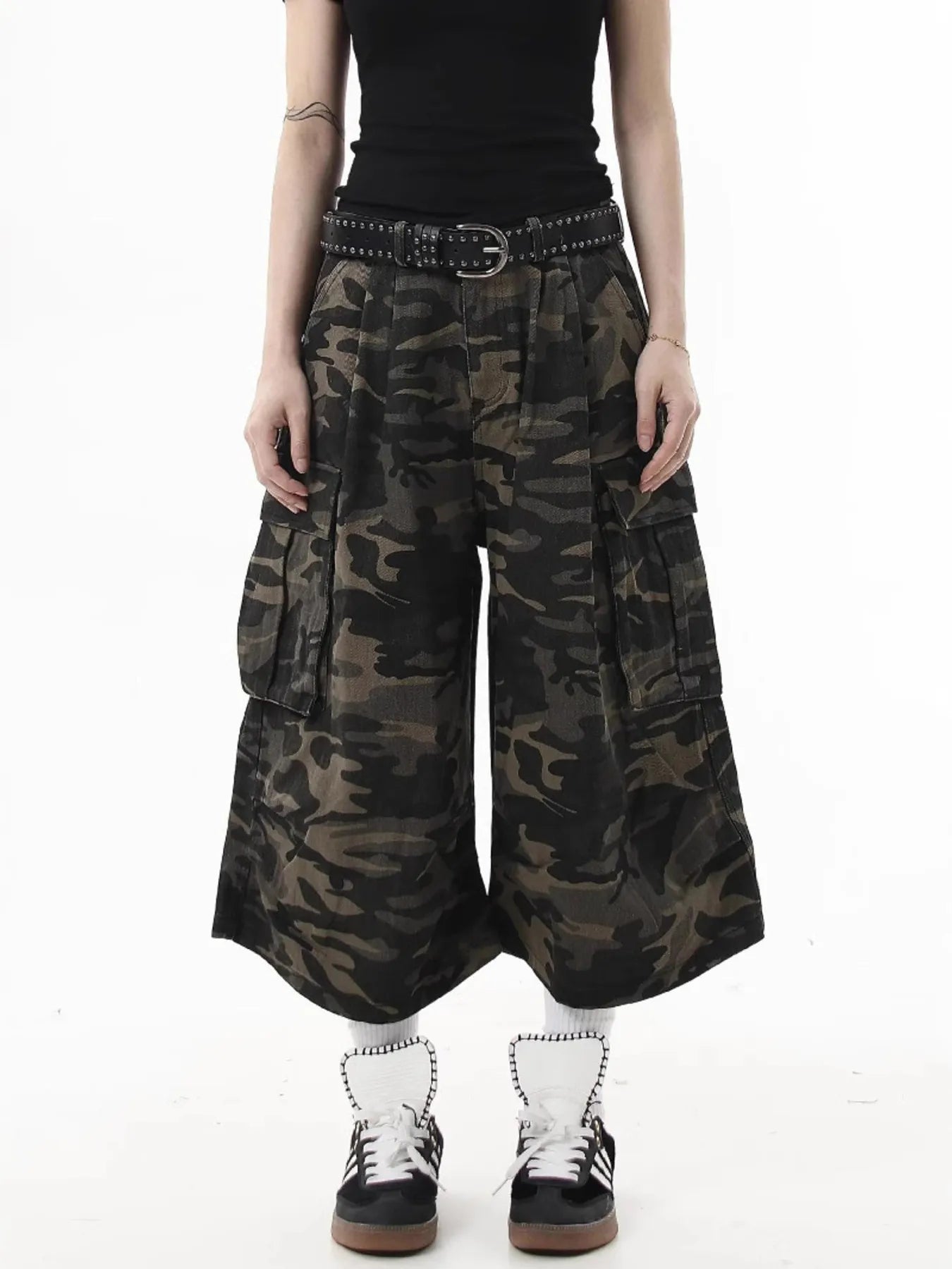 Men's Full Size Camouflage Wide-Leg Cargo Jeans Plus Size Camouflage Color - Fashorio