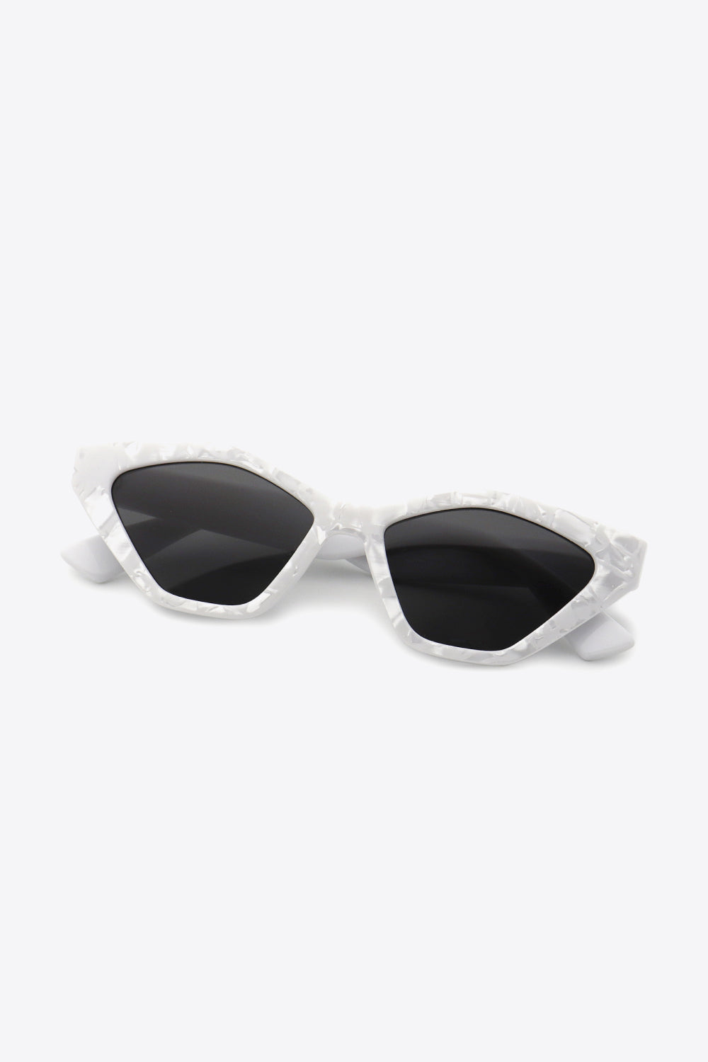 Cat Eye Polycarbonate Sunglasses - Fashorio