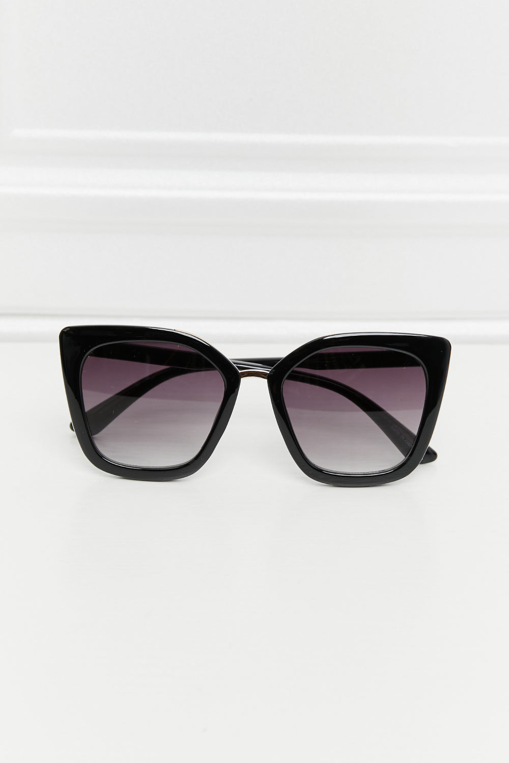Cat Eye Full Rim Polycarbonate Sunglasses - Fashorio