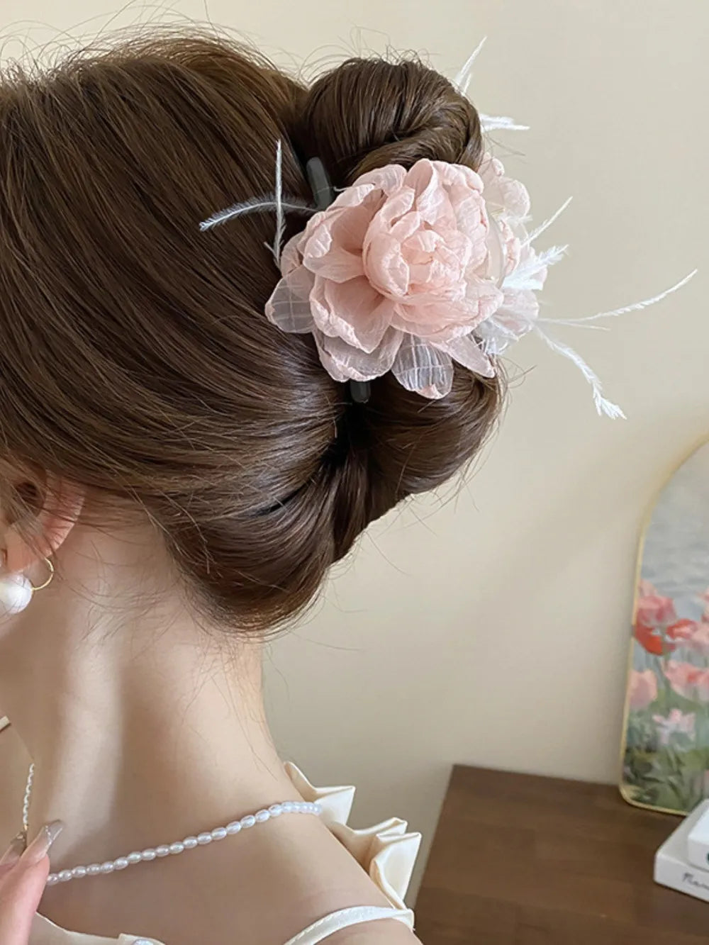 Feather Trim Flower Shape Hair Claw Clip - Fashorio