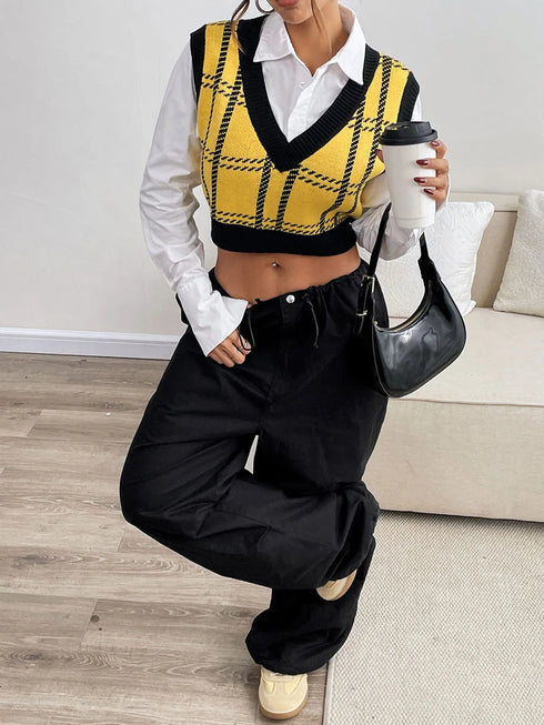 Plaid V-Neck Cropped Sweater Vest - Fashorio