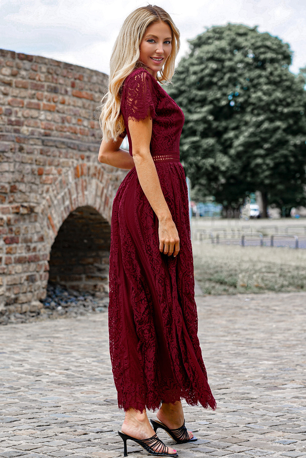 Scalloped Trim Lace Plunge Dress - Fashorio