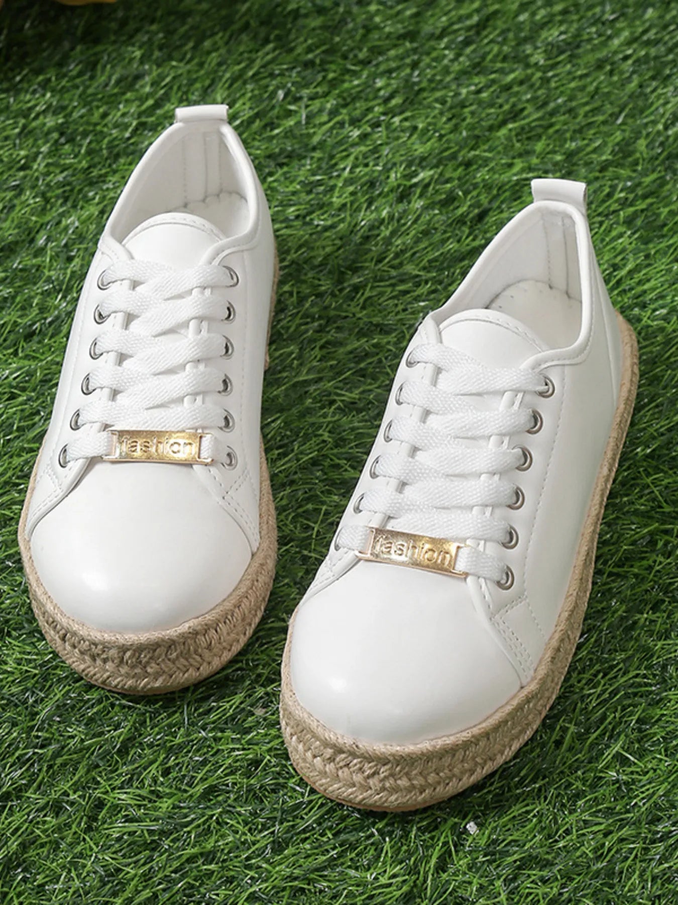 Round Toe Platform Sneakers - Fashorio