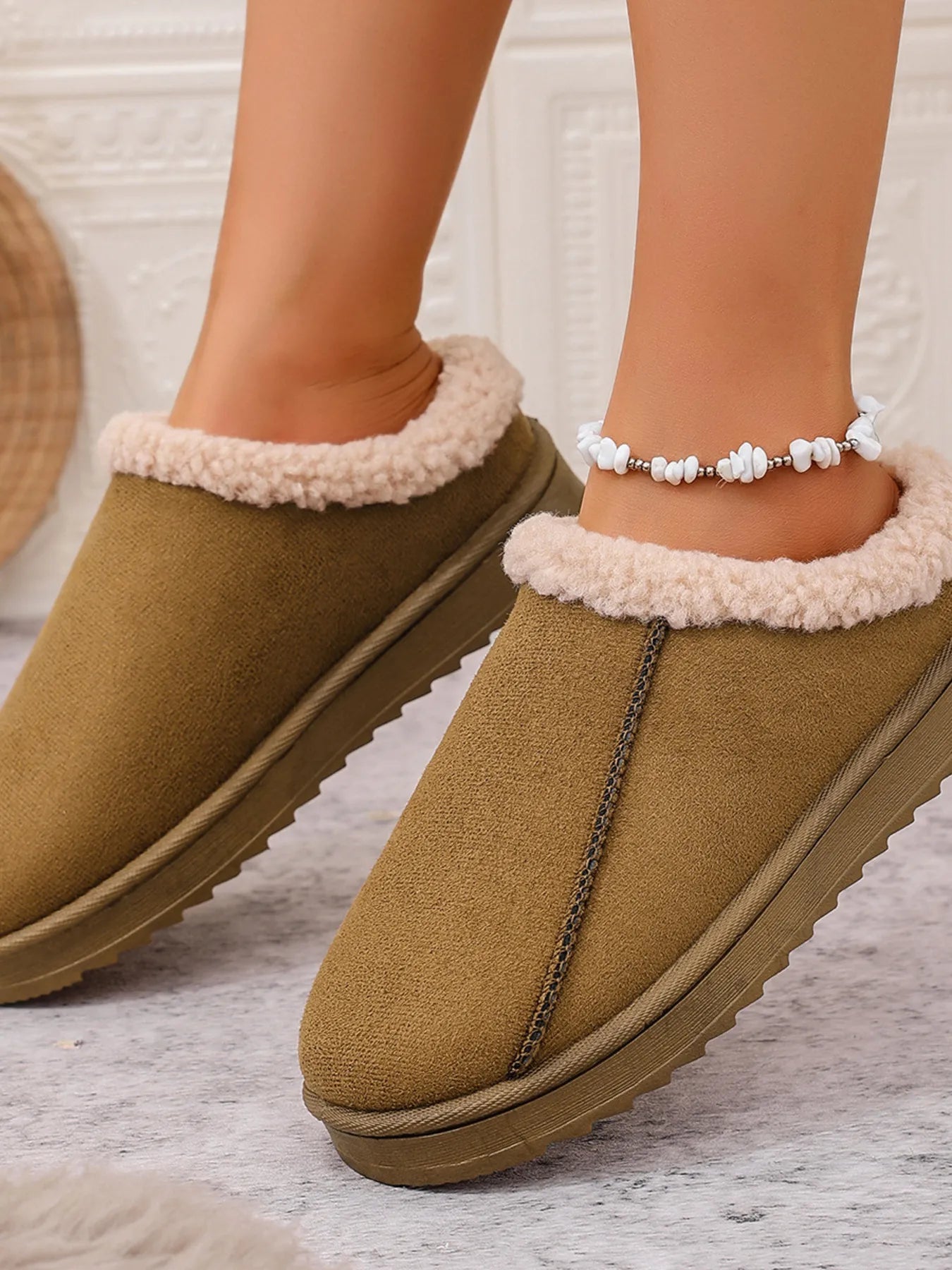 Cozy Faux Fur Lined Slippers - Fashorio