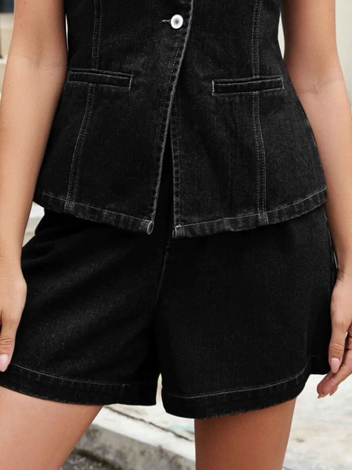High-Waisted Denim Shorts Black - Fashorio