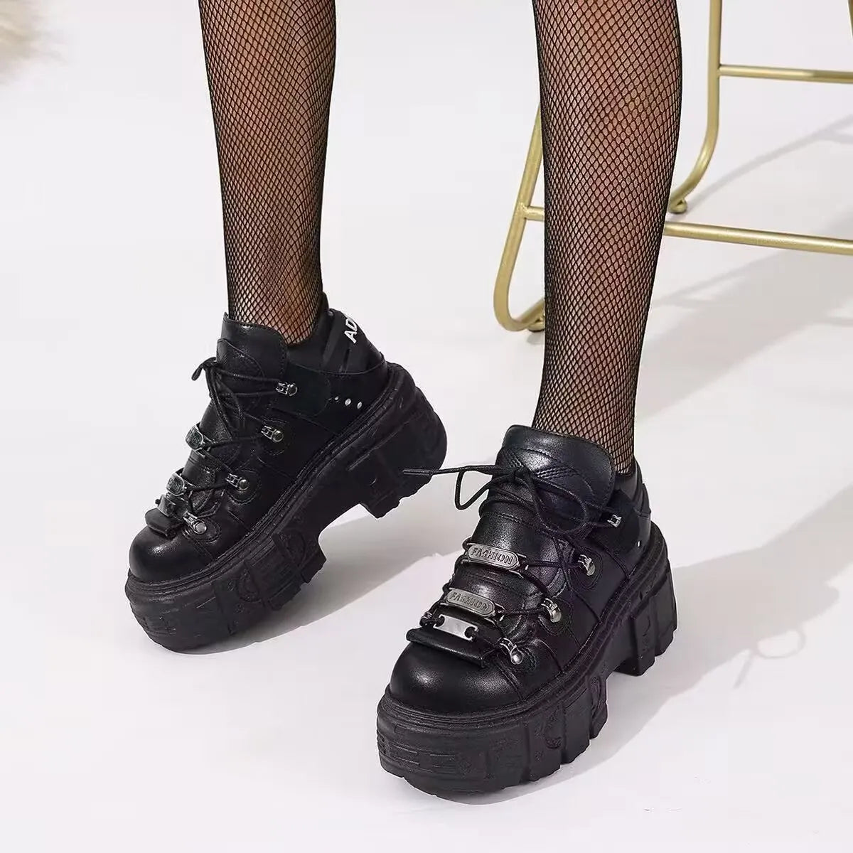 Lace Up Platform Sneakers - Fashorio