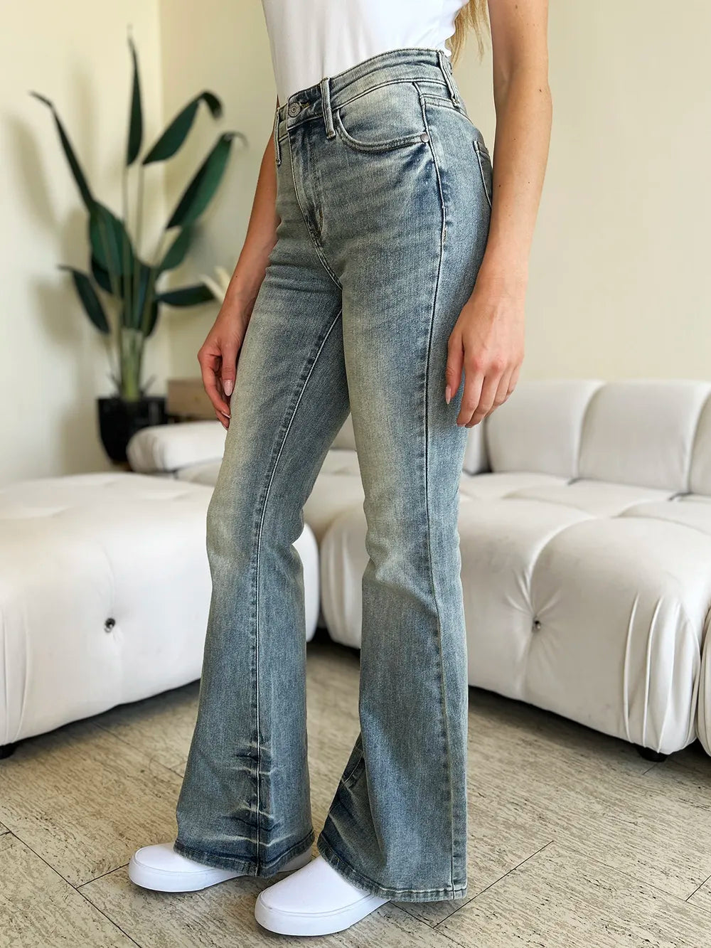 Judy Blue Full Size Mid Rise Flare Jeans - Fashorio
