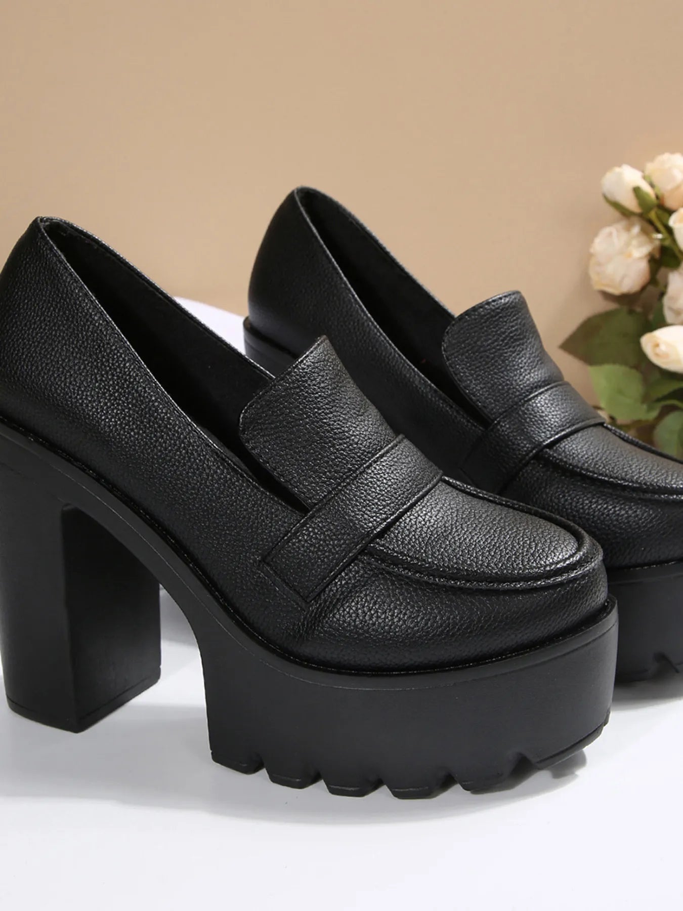 Round Toe Platform Block Heels Pumps - Fashorio