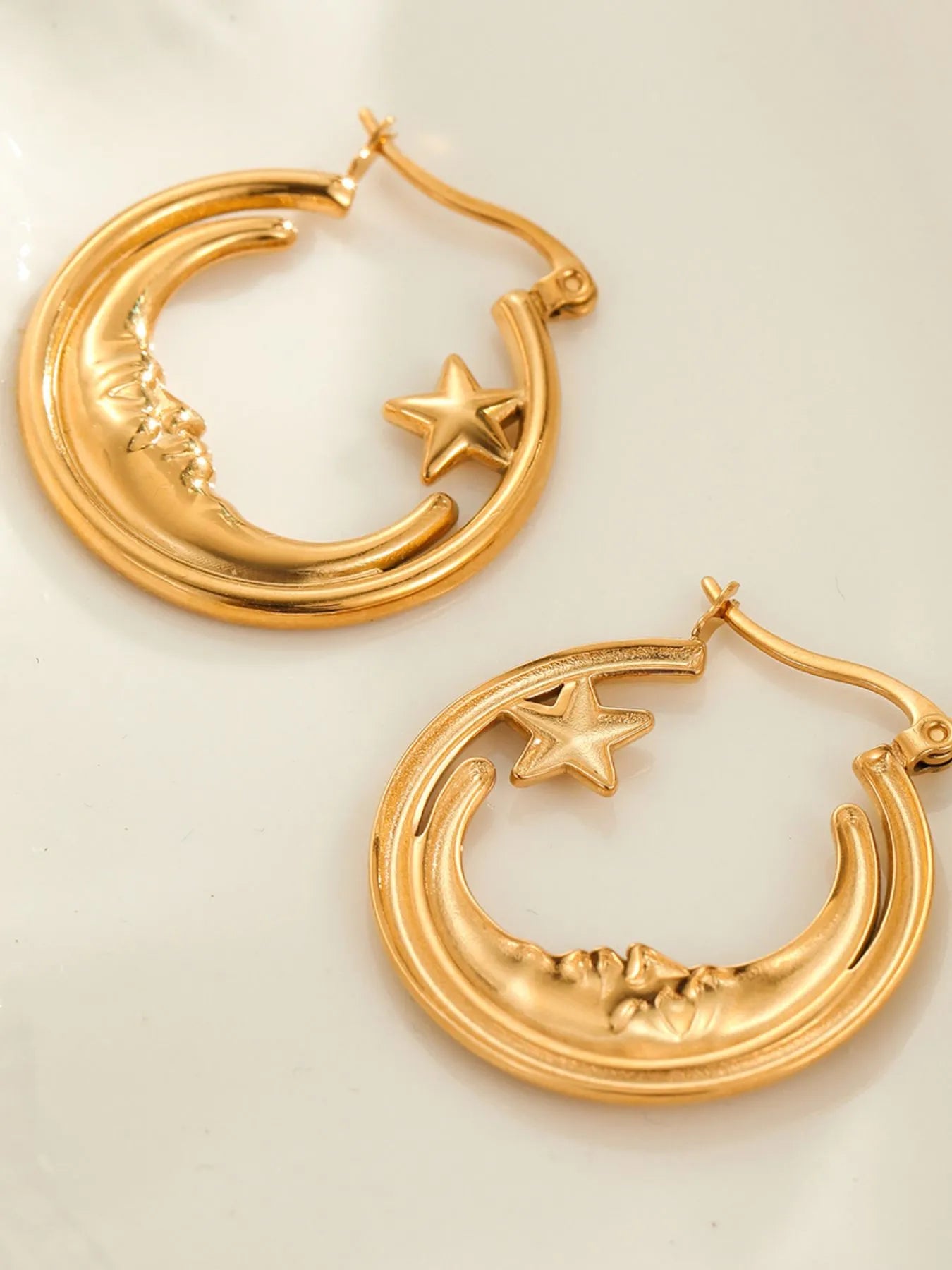 18K Gold-Plated Crescent Moon Star Hoop Earrings - Fashorio
