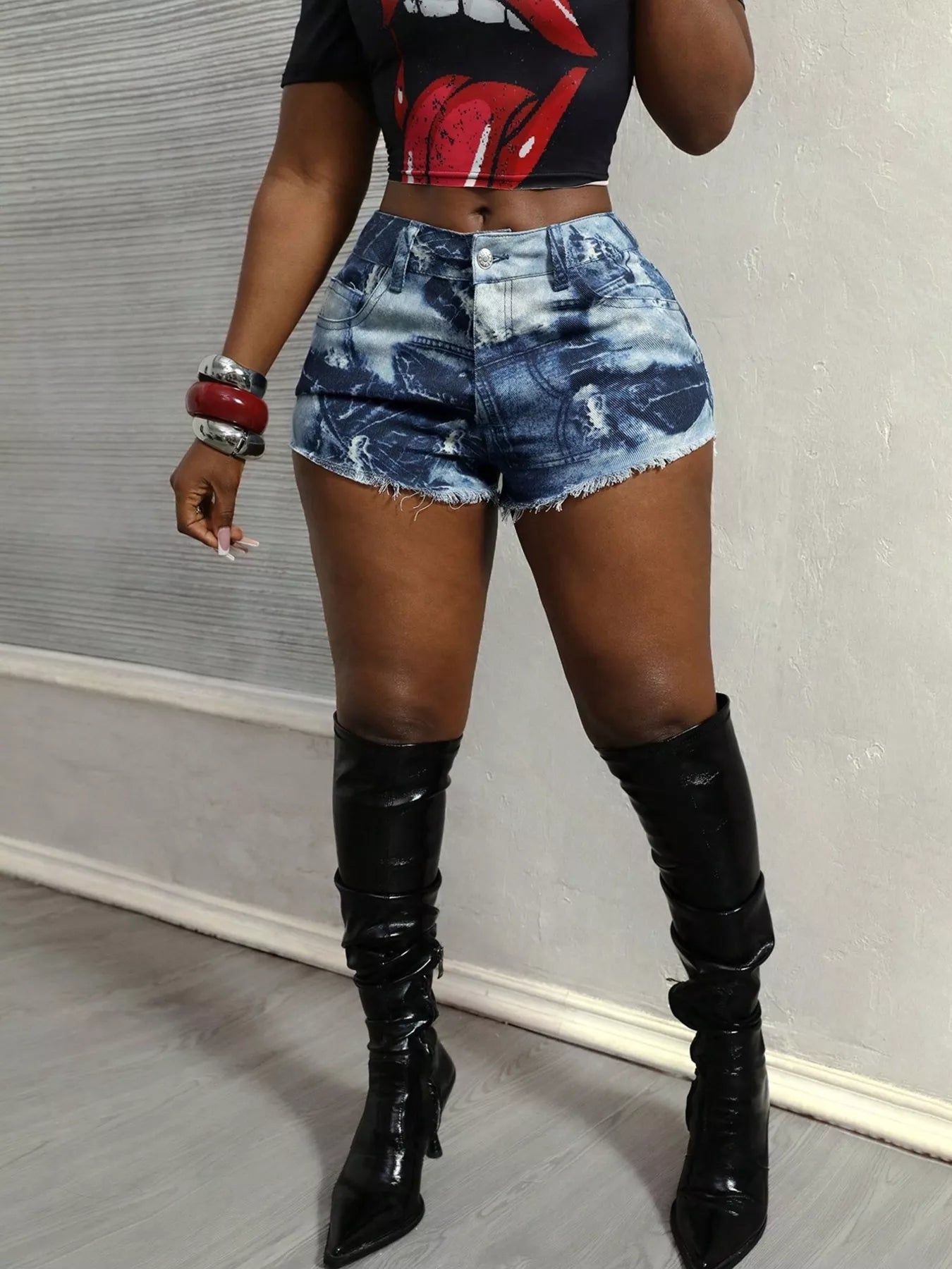 Raw Hem Denim Shorts - Fashorio