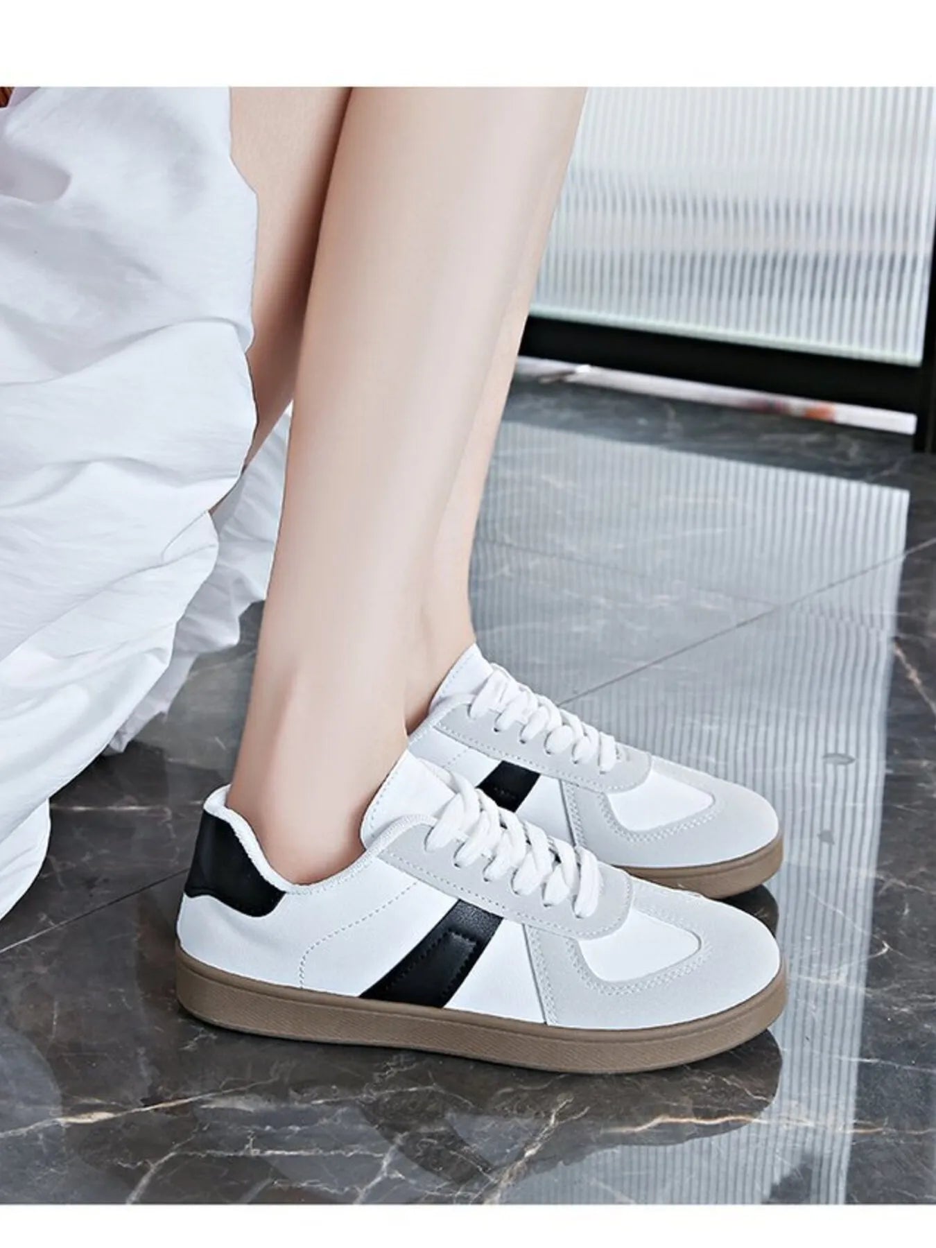 Stripe Lace Up Sneakers Black - Fashorio