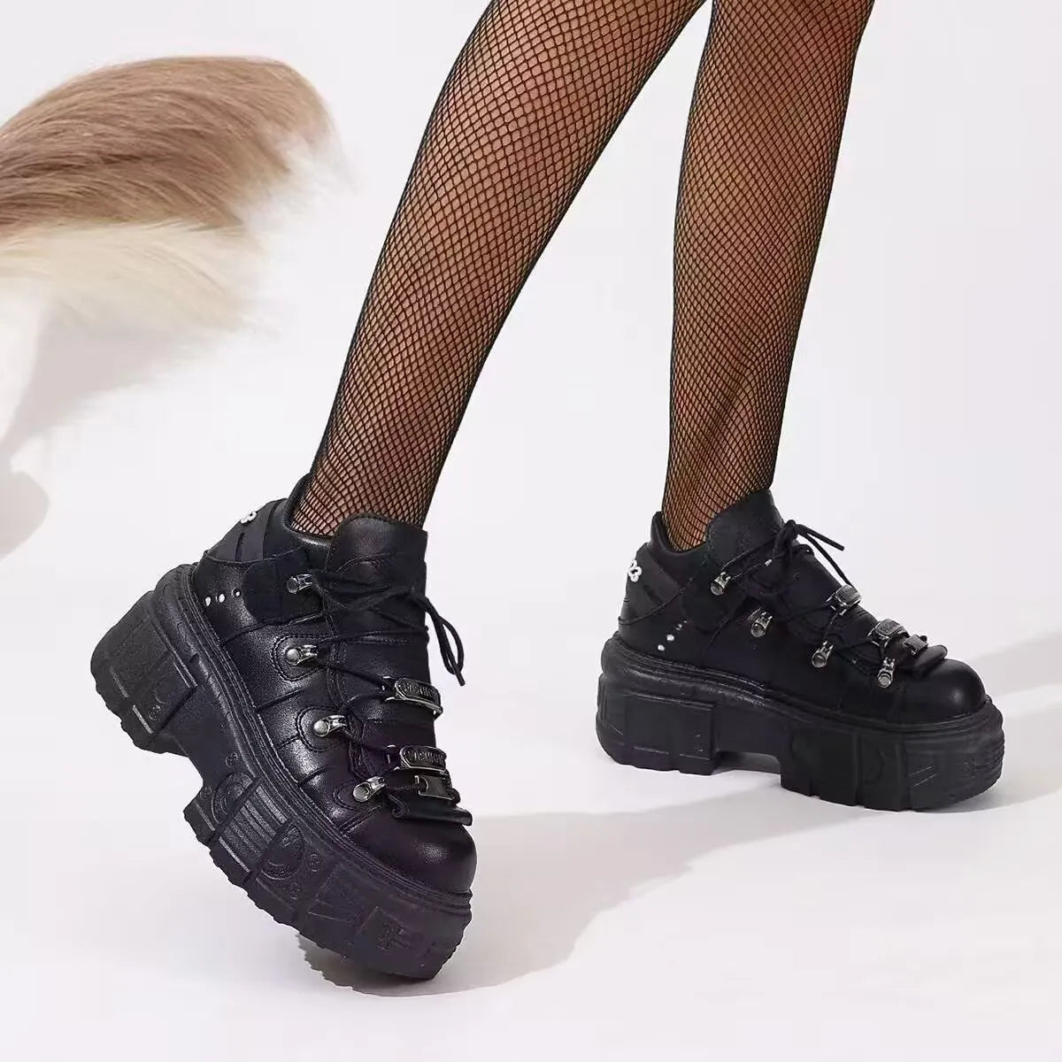 Lace Up Platform Sneakers - Fashorio