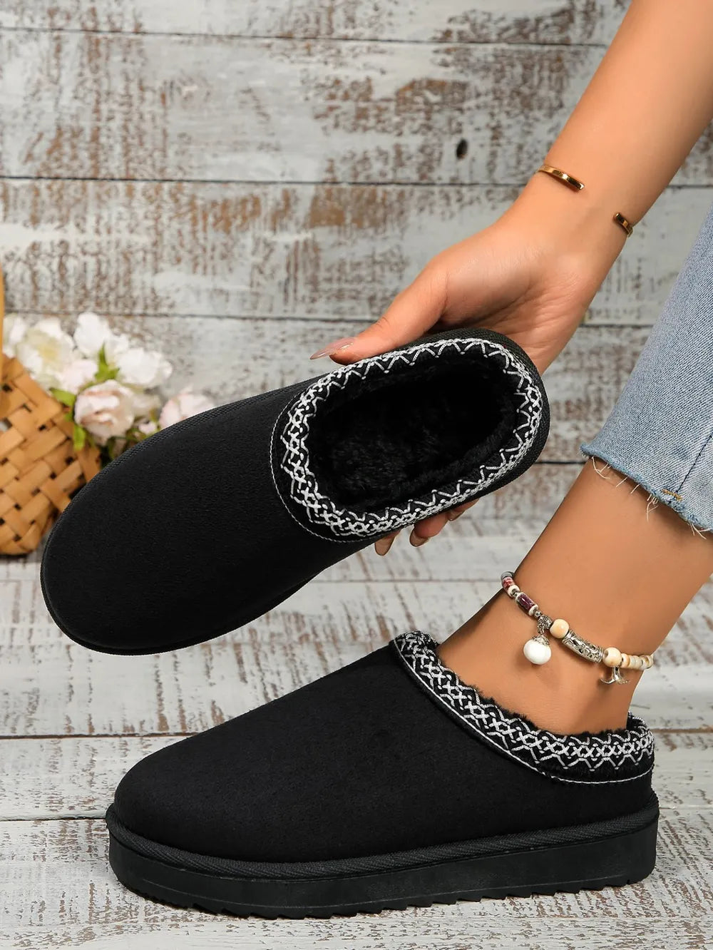 Round Toe Platform Slippers - Fashorio
