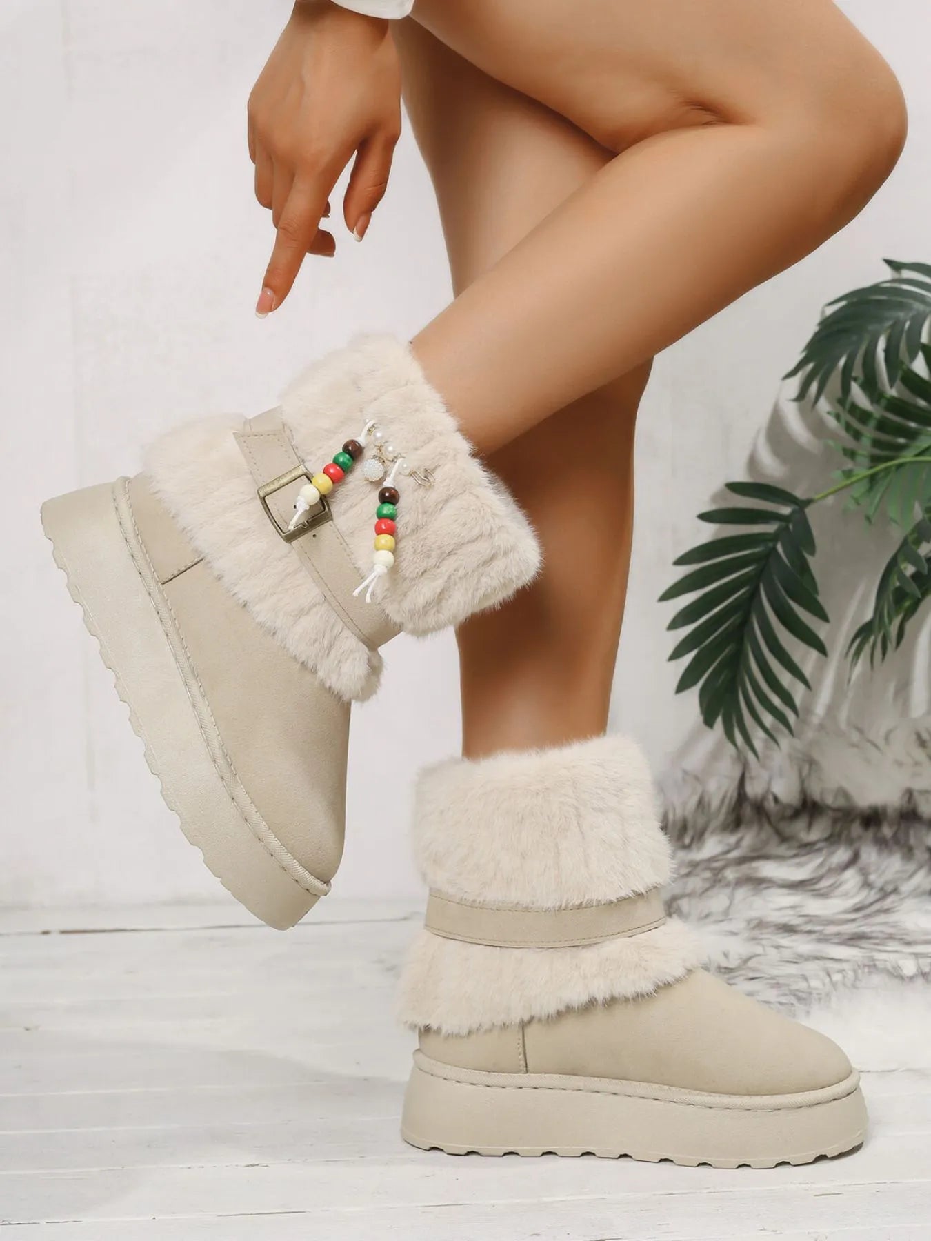 Round Toe Platform Boots - Fashorio