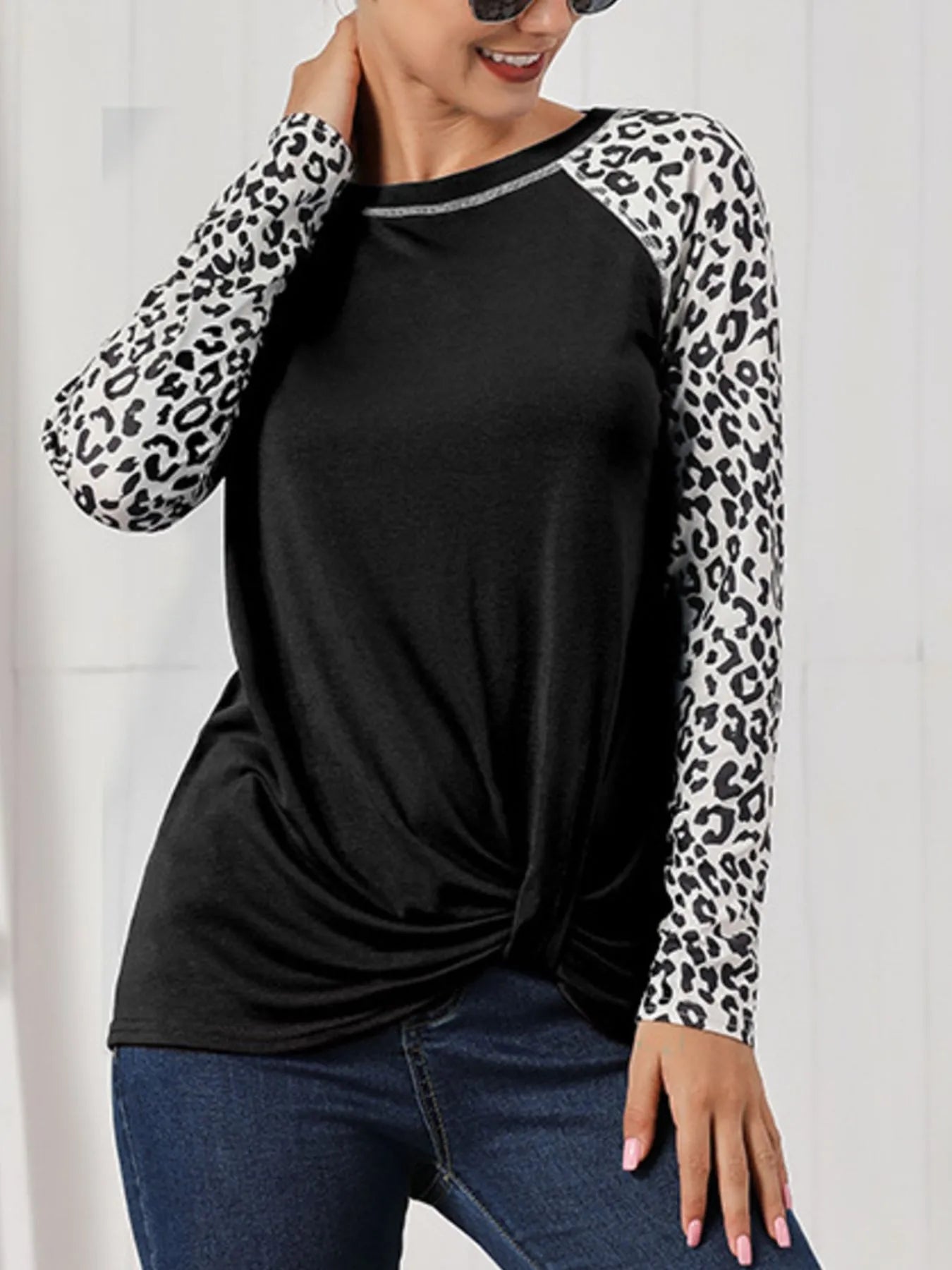 Leopard Print Raglan Sleeve Twist Hem T-Shirt - Fashorio