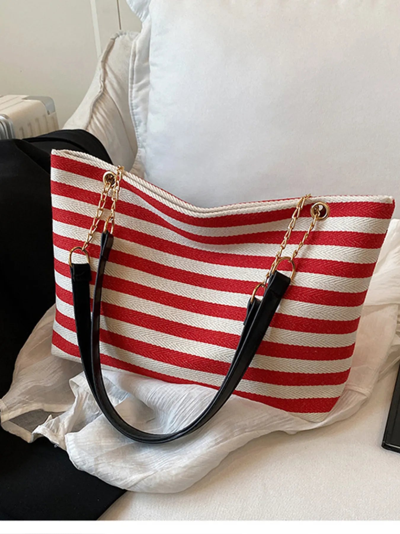 Striped Shoulder Bag with Chain Detail - Fashorio