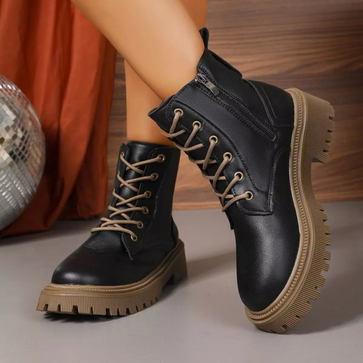 Lace Up Round Toe Boots Black - Fashorio