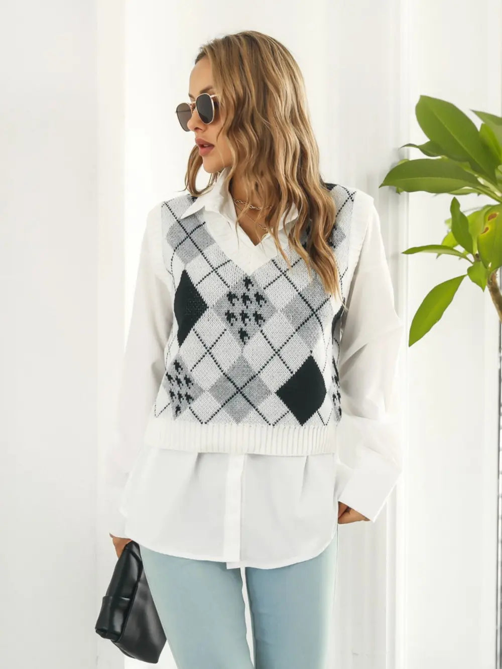 V-Neck Plaid Sweater Vest - Fashorio