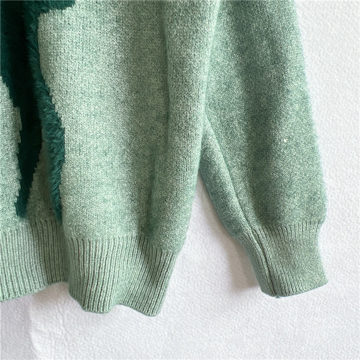 Reindeer and Snowflake Pattern Sweater - Fashorio
