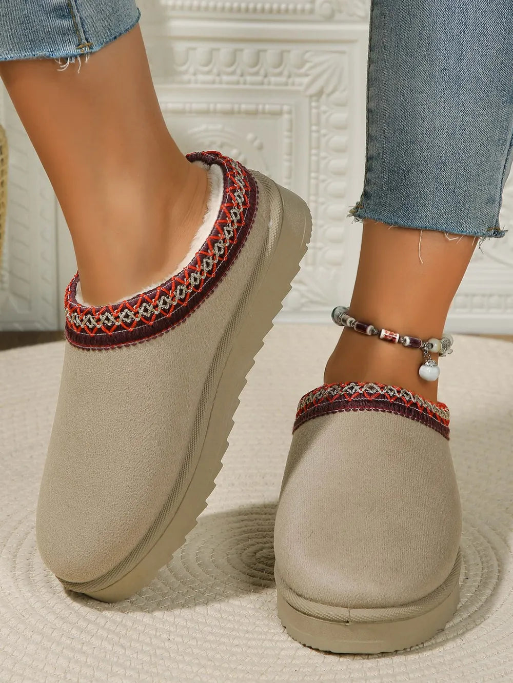 Round Toe Platform Slippers - Fashorio