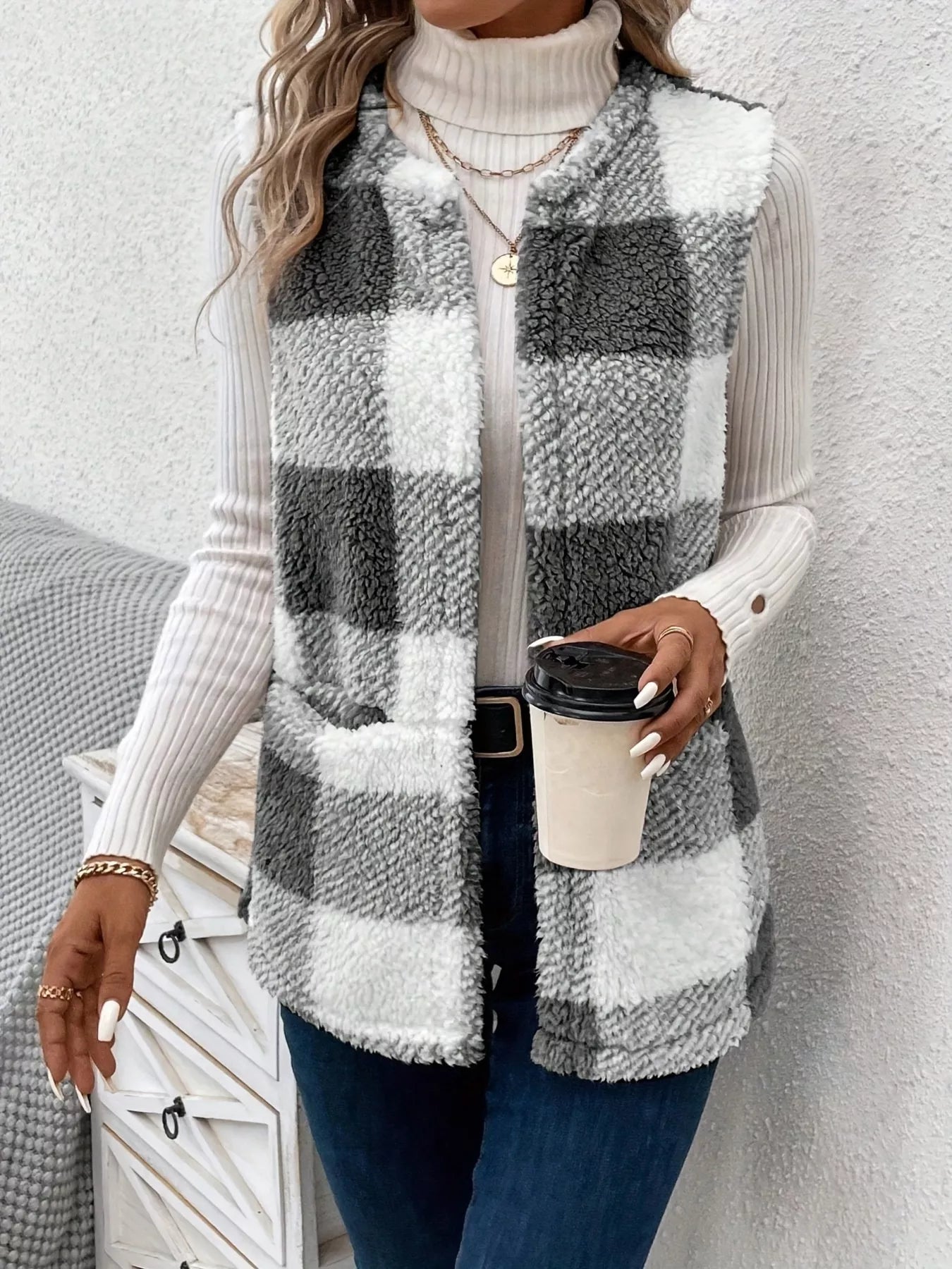 Plaid Sherpa Vest Coat with Pockets Black - Fashorio