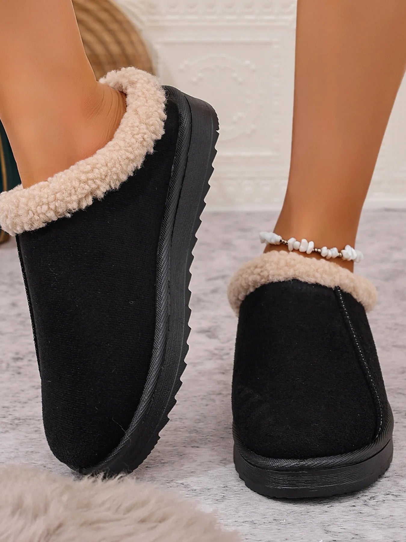 Cozy Faux Fur Lined Slippers Black - Fashorio