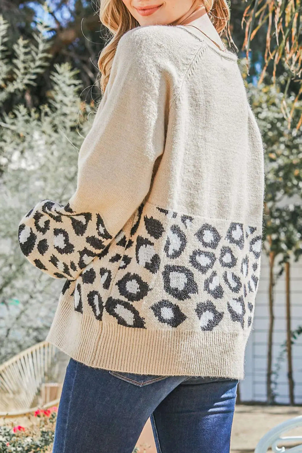 Round Neck Leopard Print Stitched Long-Sleeved Sweater - Fashorio
