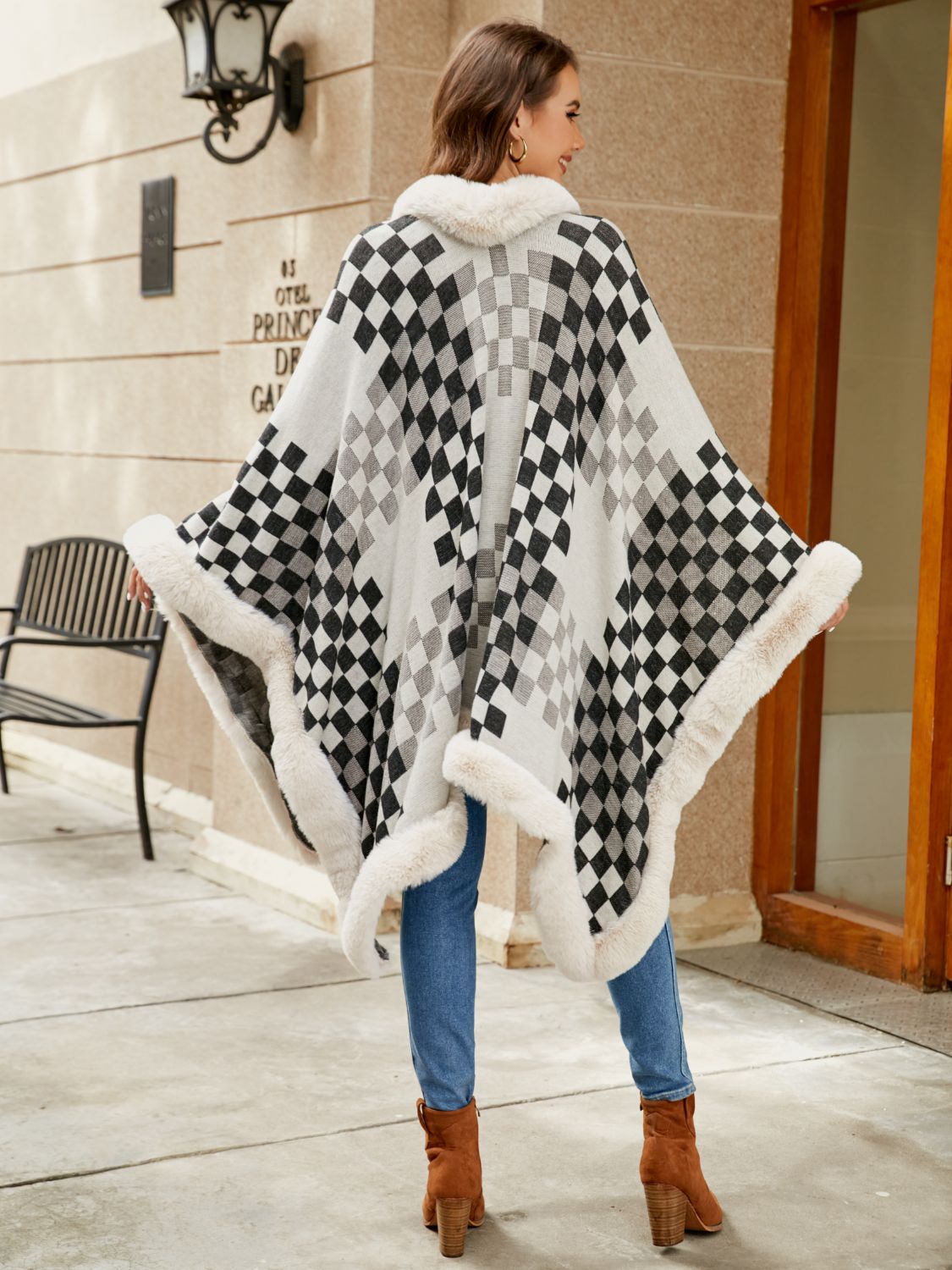 Checkered Faux Fur Trim Poncho - Fashorio