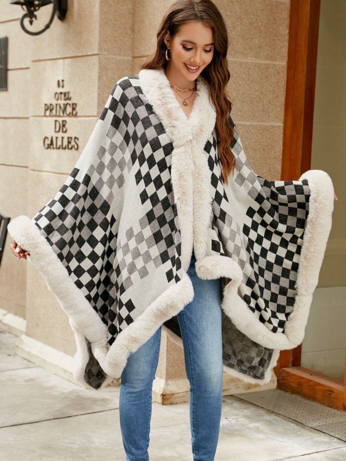 Checkered Faux Fur Trim Poncho - Fashorio