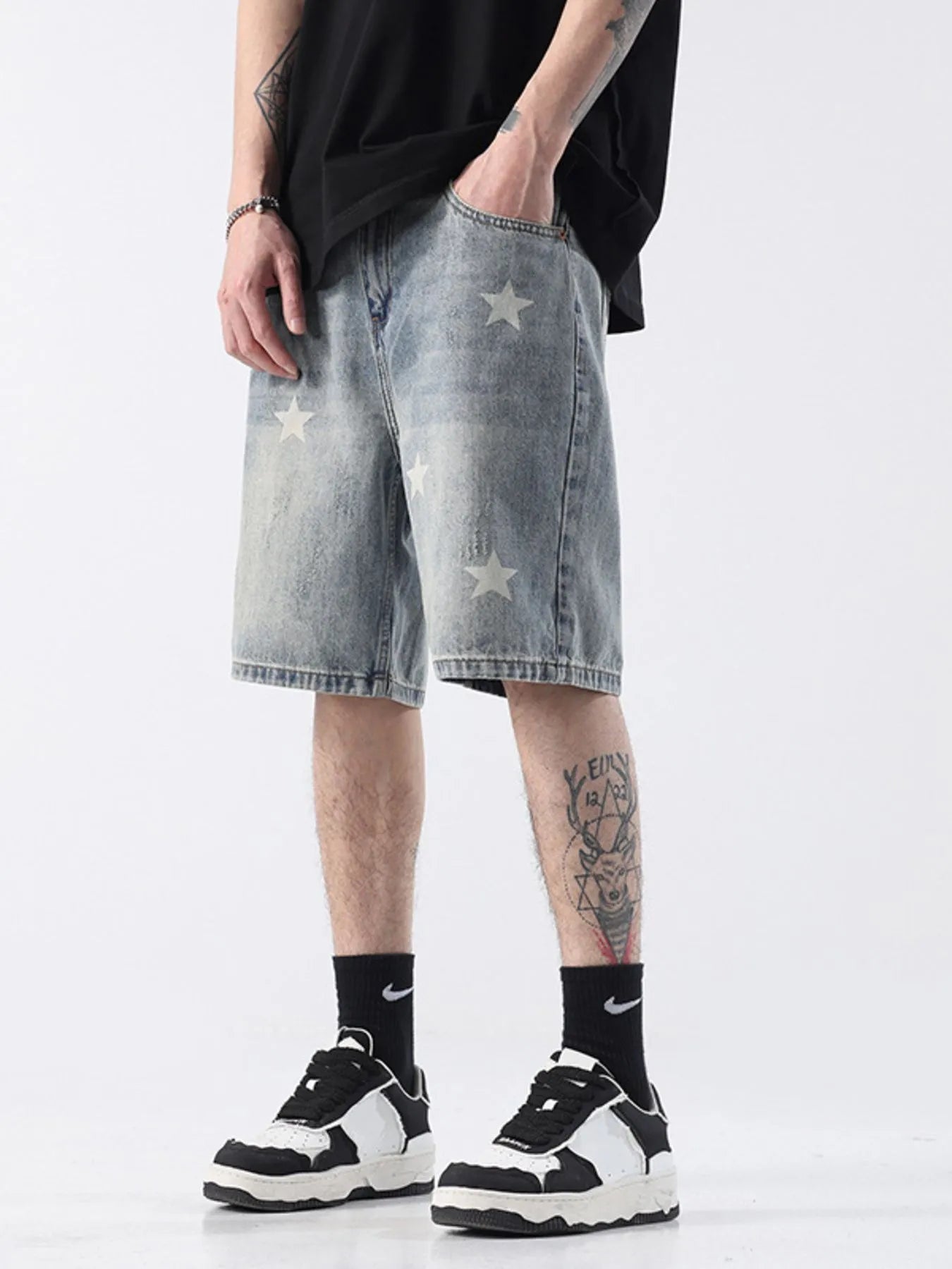 Men's Distressed Star Print Denim Shorts - Fashorio