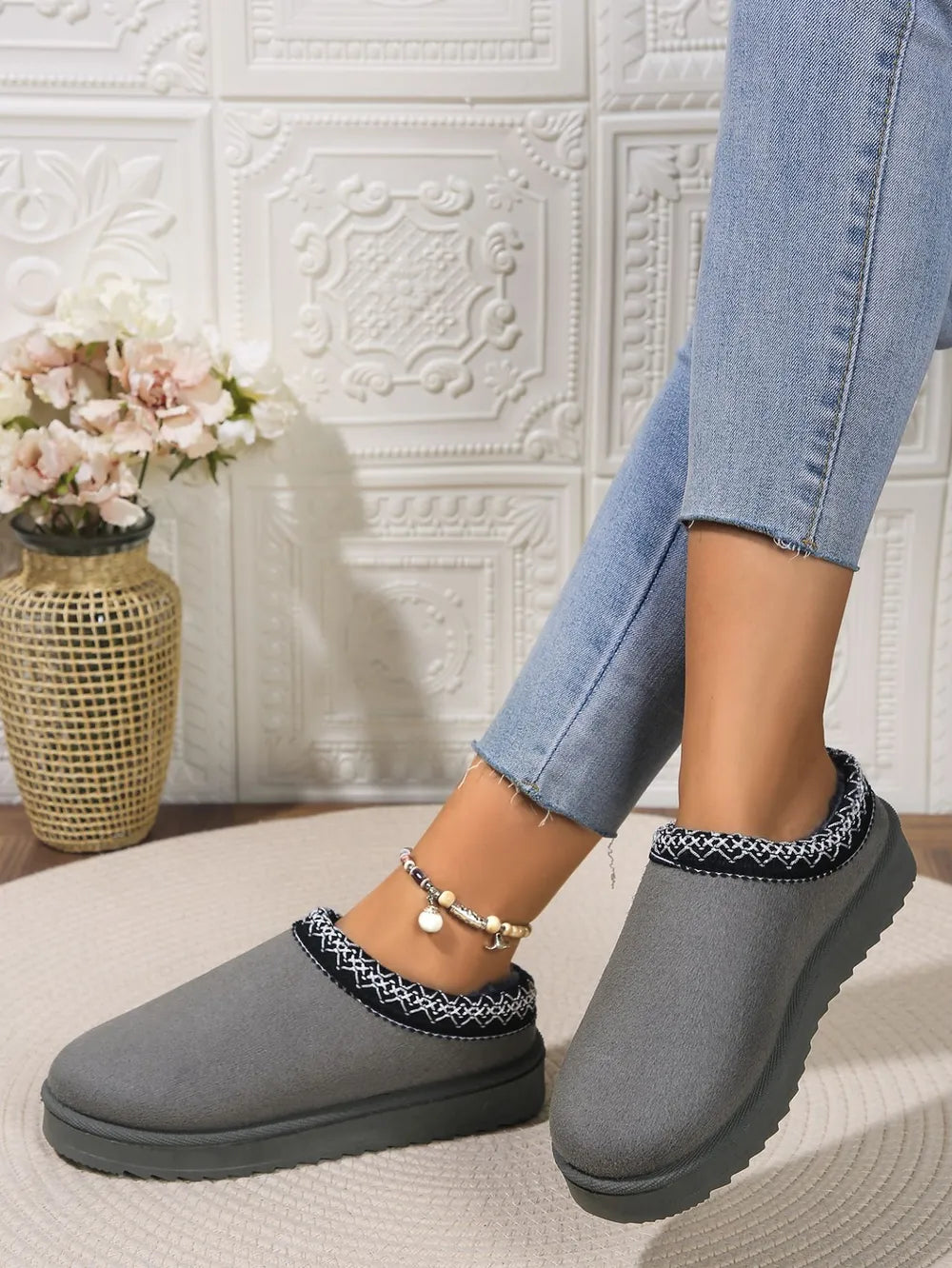 Round Toe Platform Slippers - Fashorio
