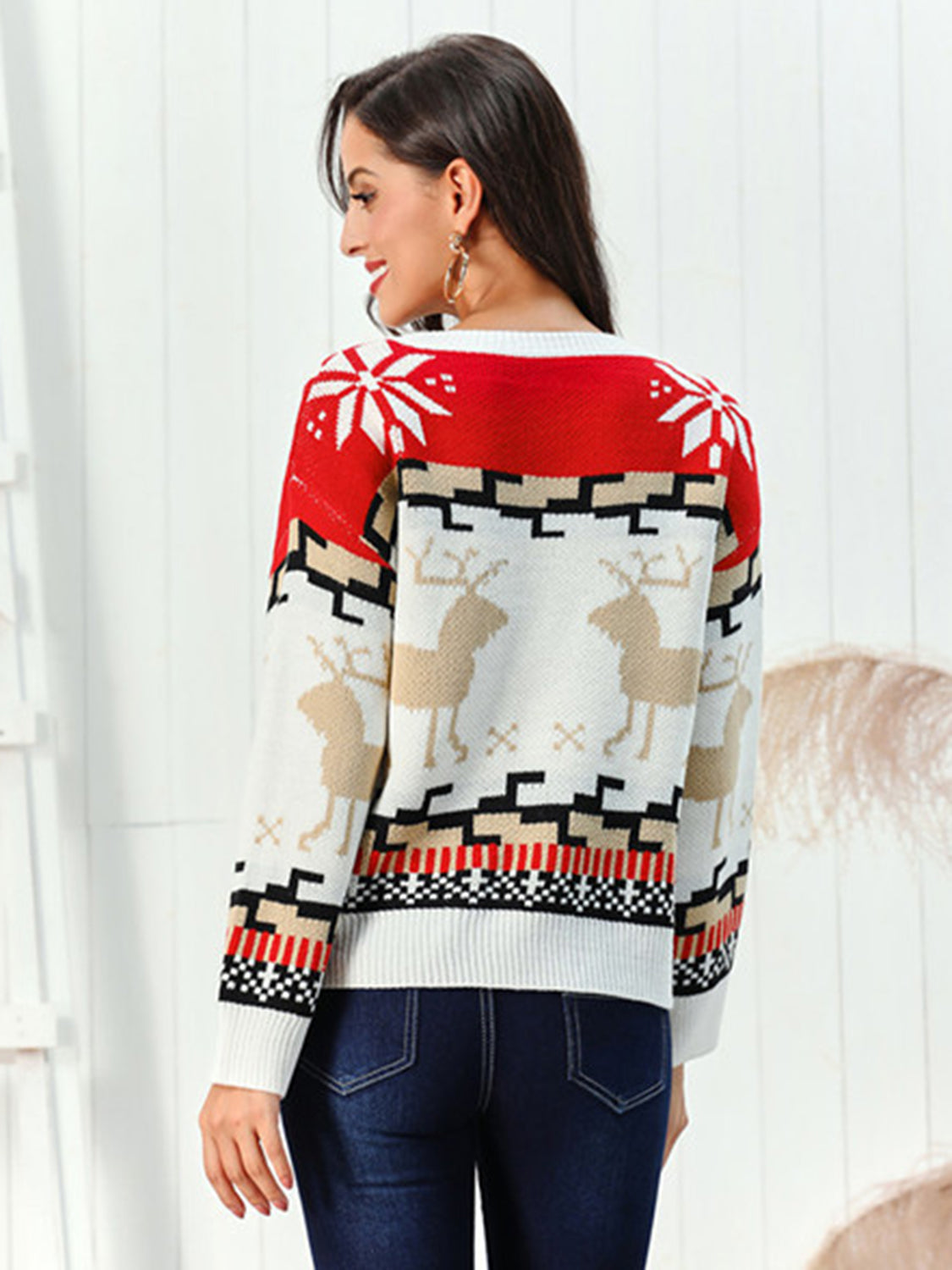 Reindeer Round Neck Sweater - Fashorio