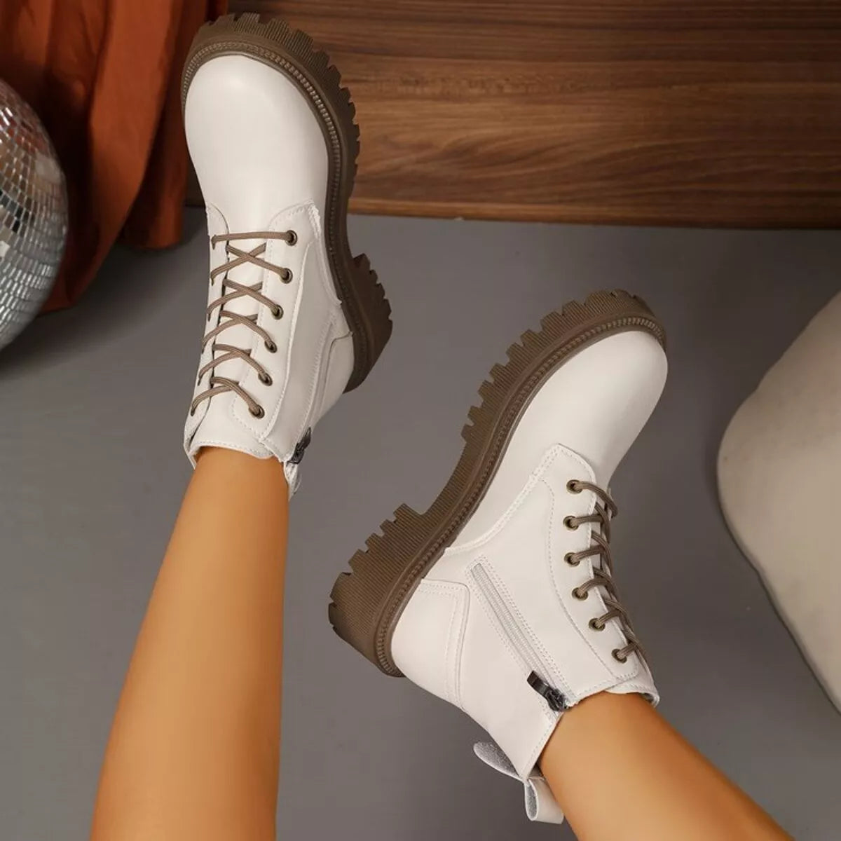 Lace Up Round Toe Boots - Fashorio
