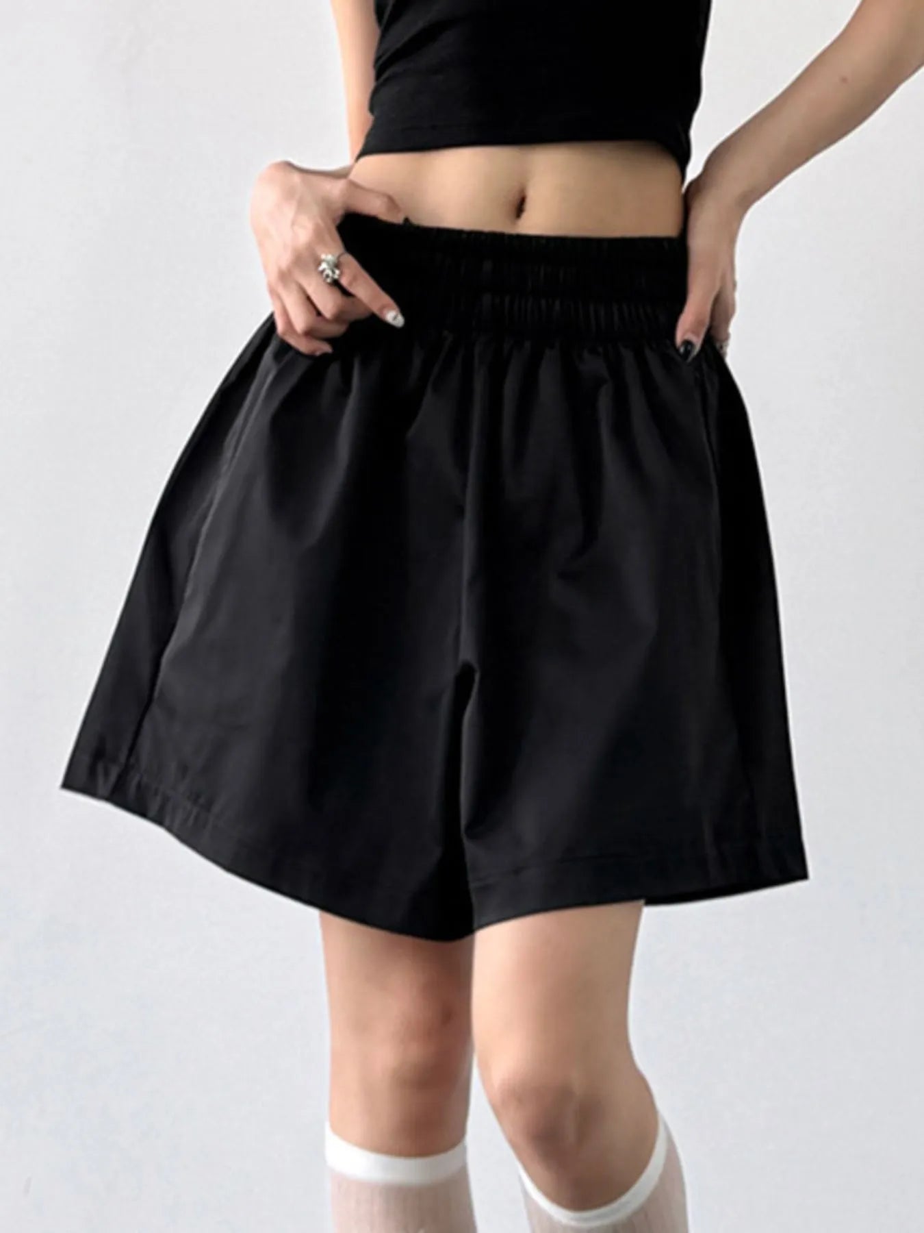Smocked Wide-Leg Shorts Black - Fashorio