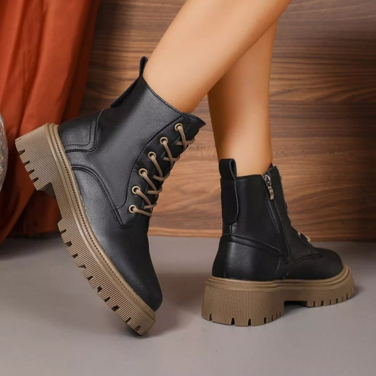 Lace Up Round Toe Boots - Fashorio