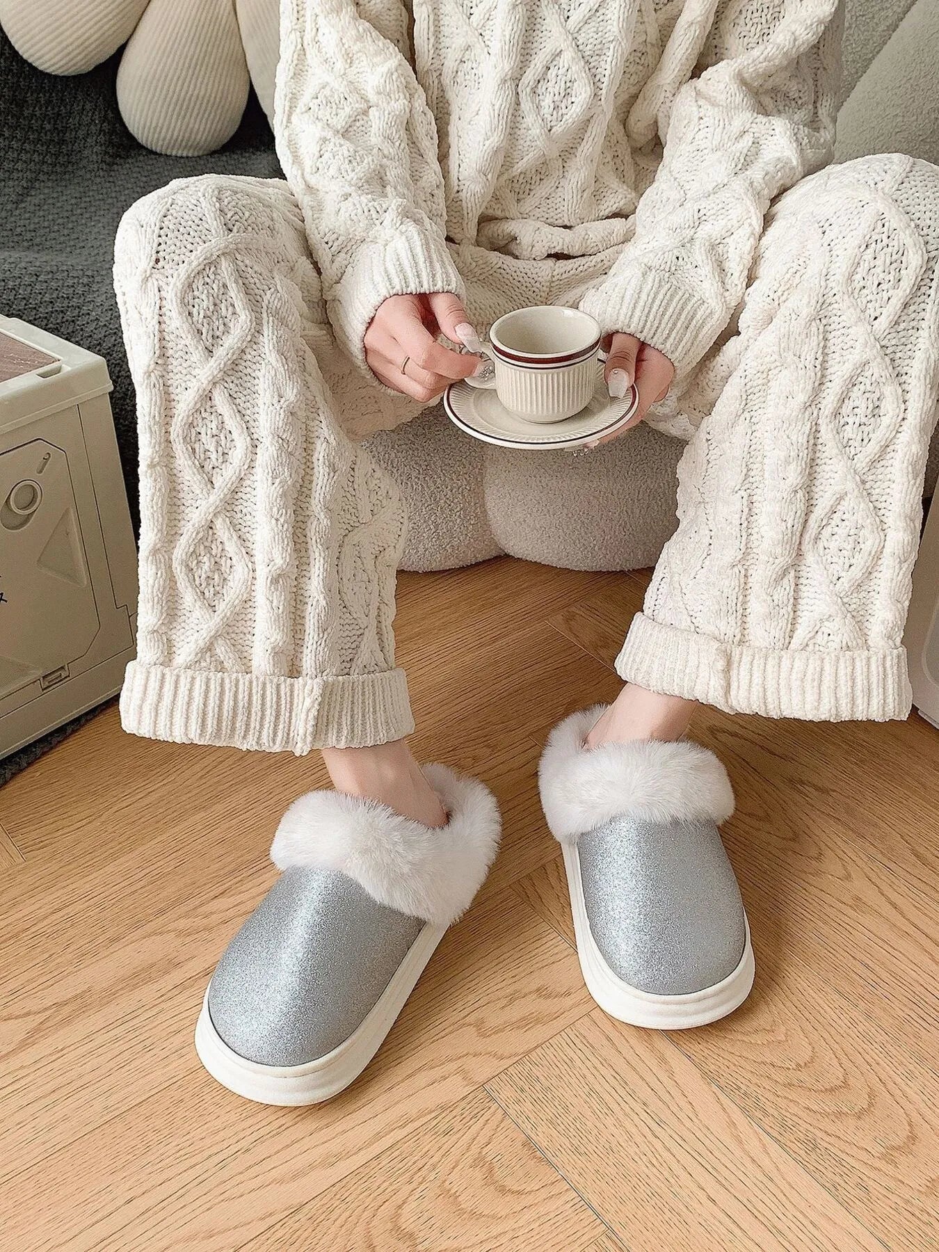 Faux Fur Lined Winter Slippers - Fashorio