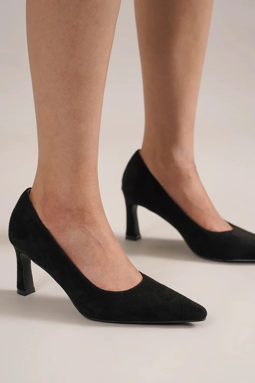Beast Fashion Faux Suede Point Toe Pumps - Fashorio