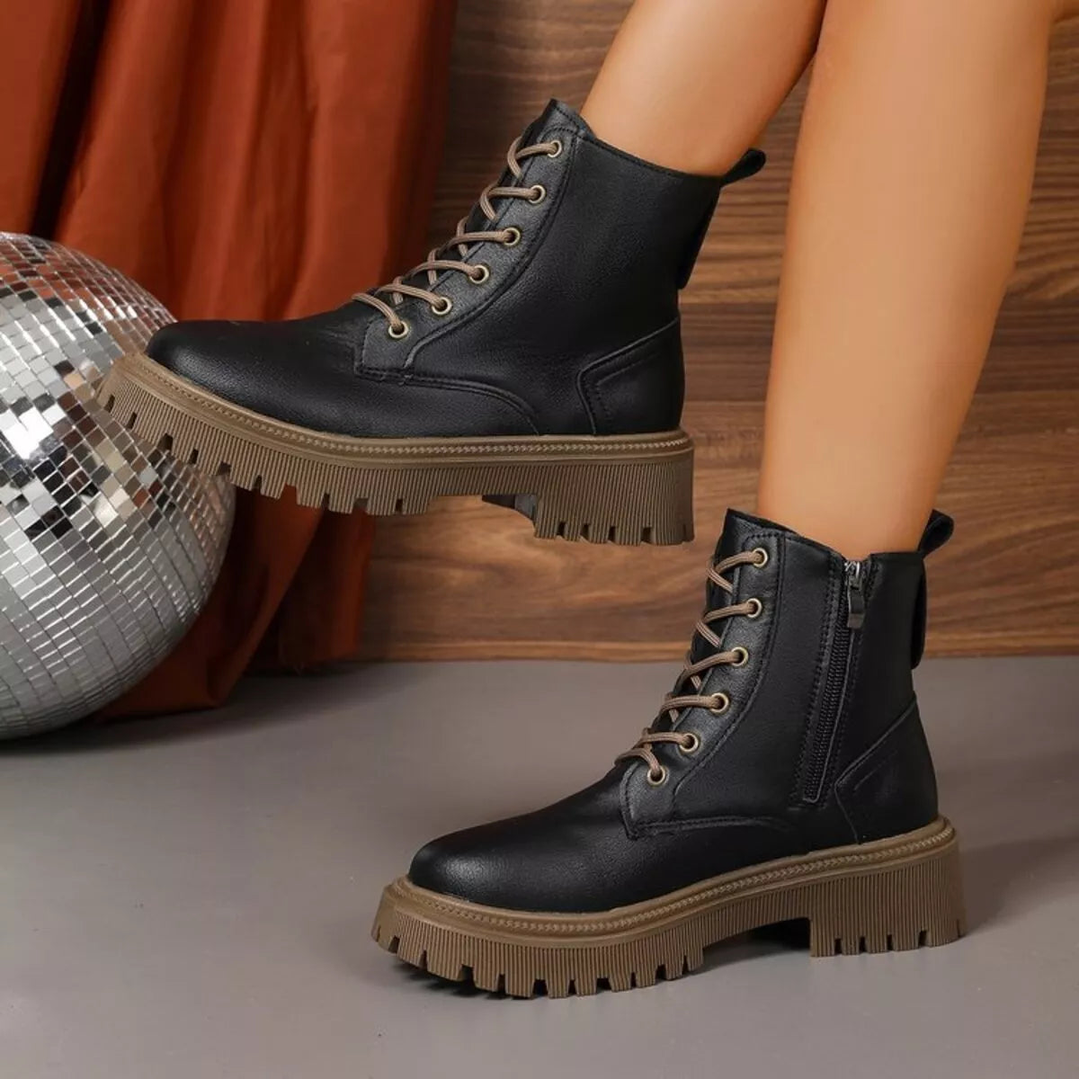 Lace Up Round Toe Boots - Fashorio