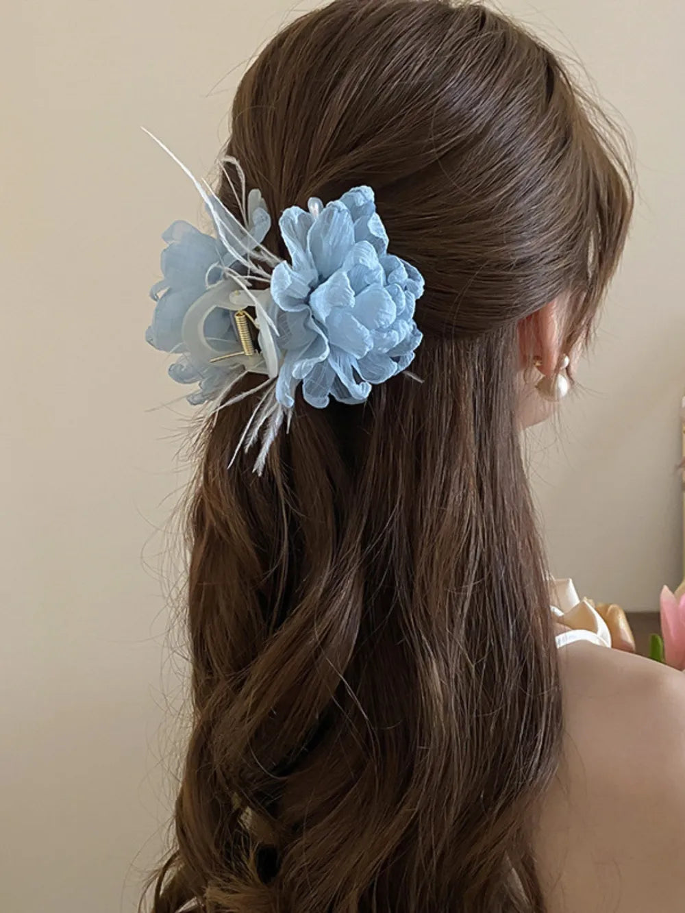 Feather Trim Flower Shape Hair Claw Clip - Fashorio